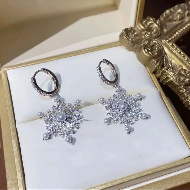 Sparking Snowflake Earrings