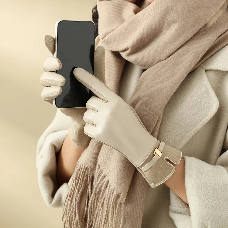 1 Pair of Gloves for Women in Winter Fleece-Lined