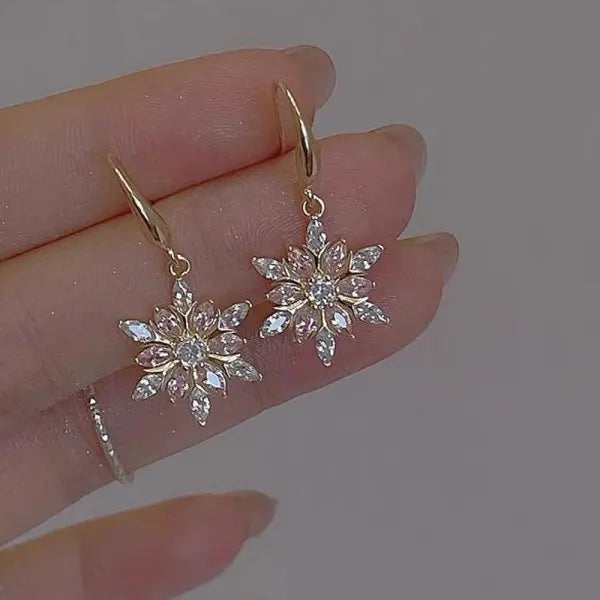 Sparking Snowflake Earrings